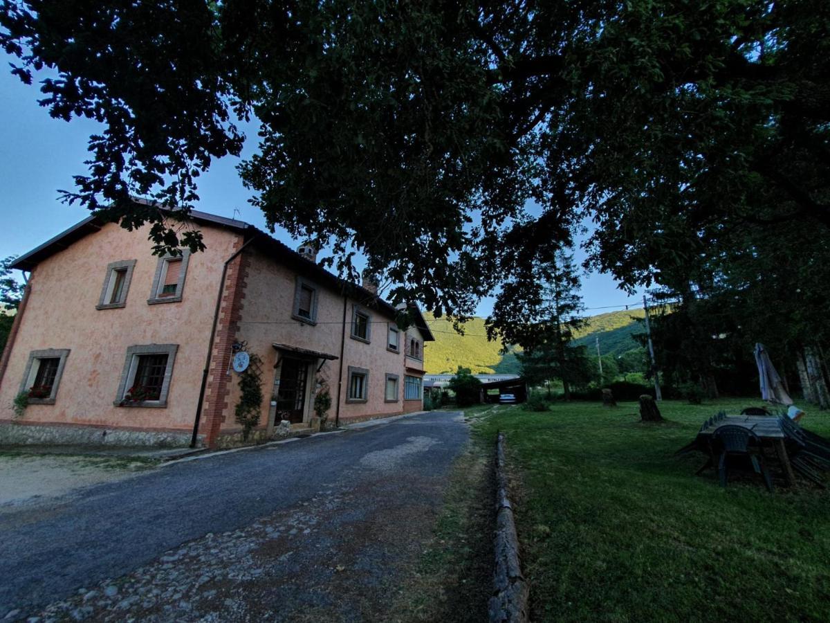 B&B Calecatine Rocca di Botte Bagian luar foto